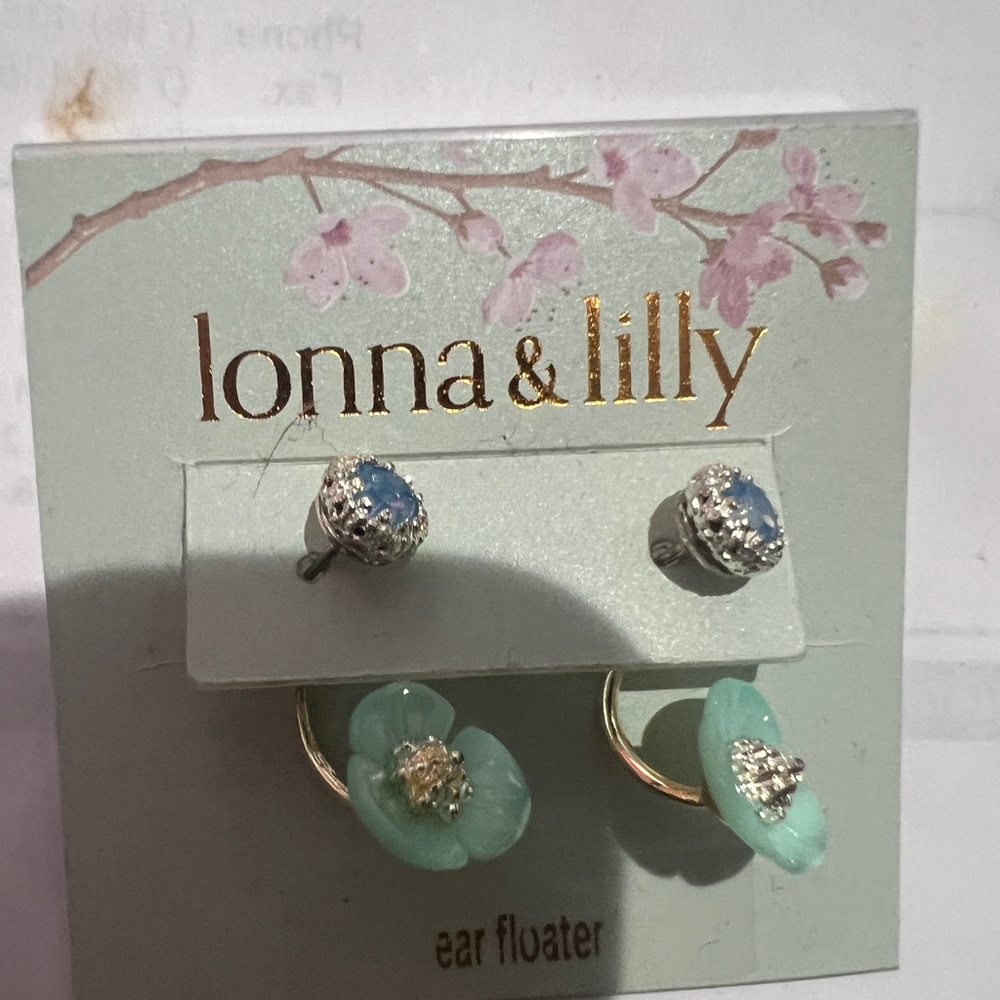 Stylish earrings